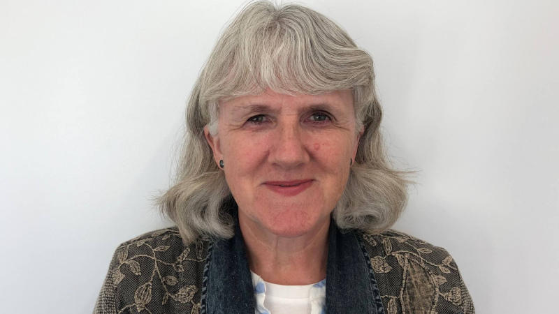 Sharon Oliver, Cadeirydd Pwyllgor Addysg GCC, sy'n esbonio'r gwerth y gall ymchwil ac addysgu/mentora ei chael ar gyfer cofrestryddion a'r proffesiwn ciropractig cyfan