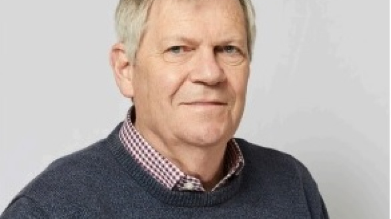 Mae Tim Jay, ceiropractydd a Llywydd Emeritws Coleg Brenhinol Ceiropractydds, yn myfyrio ar ei yrfa 50 mlynedd ac yn ystyried y newidiadau sydd wedi effeithio ar chiropractic dros y blynyddoedd.